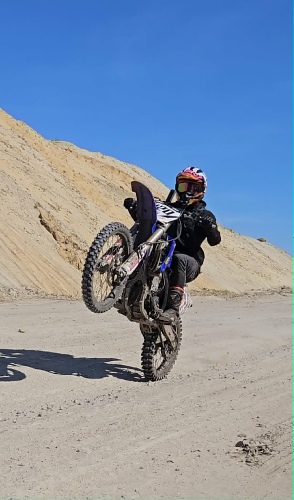 Yamaha YZ250F – moje pierwsze wejście w świat crossu i enduro